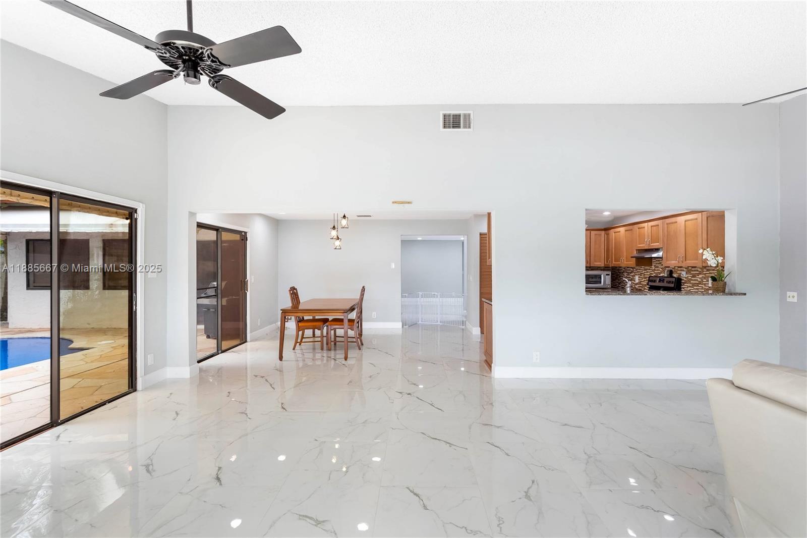 470 NW 38th Ave