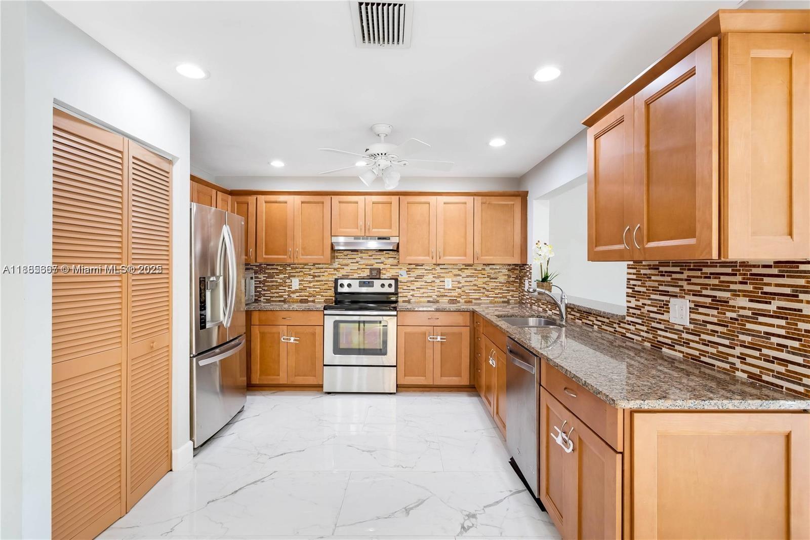 470 NW 38th Ave
