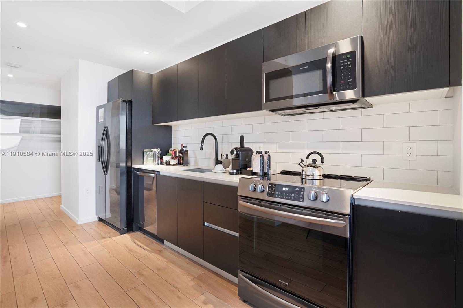 398 NE 5th St # 1811