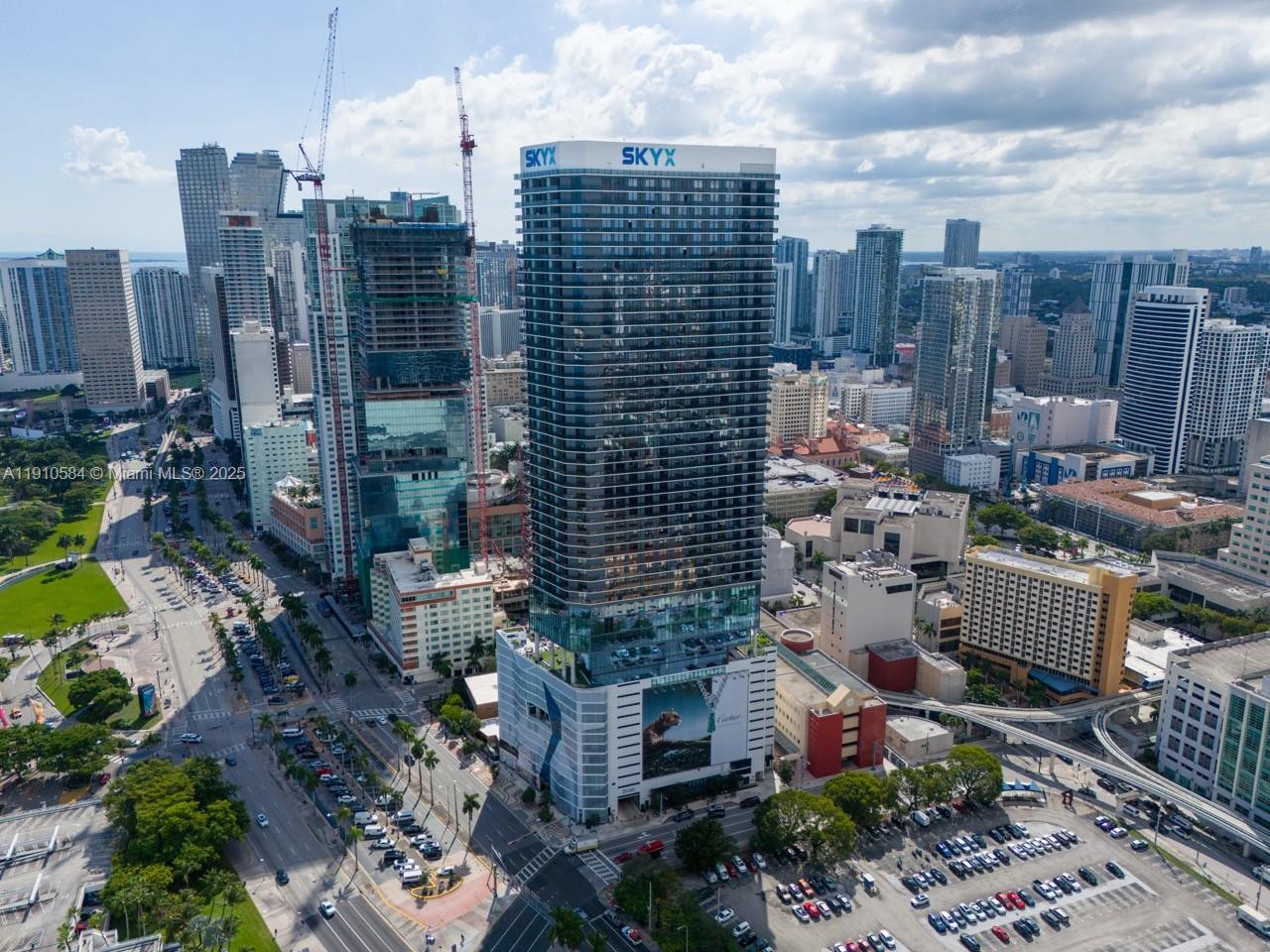 398 NE 5th St # 1811