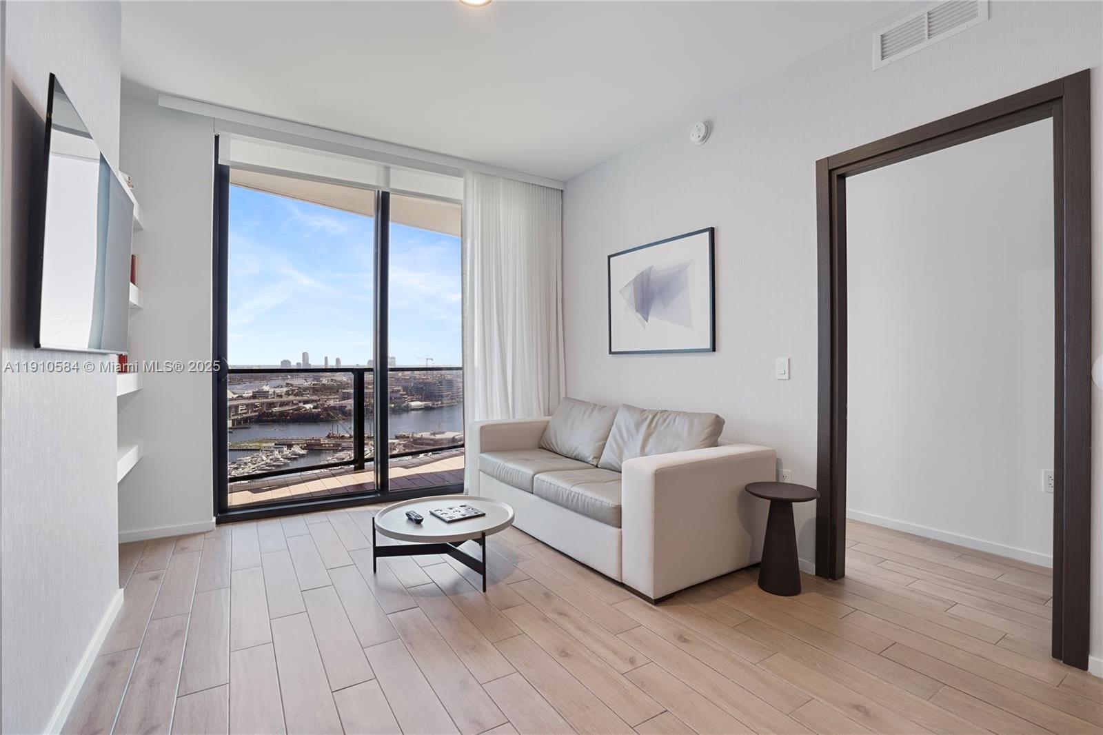 398 NE 5th St # 1811