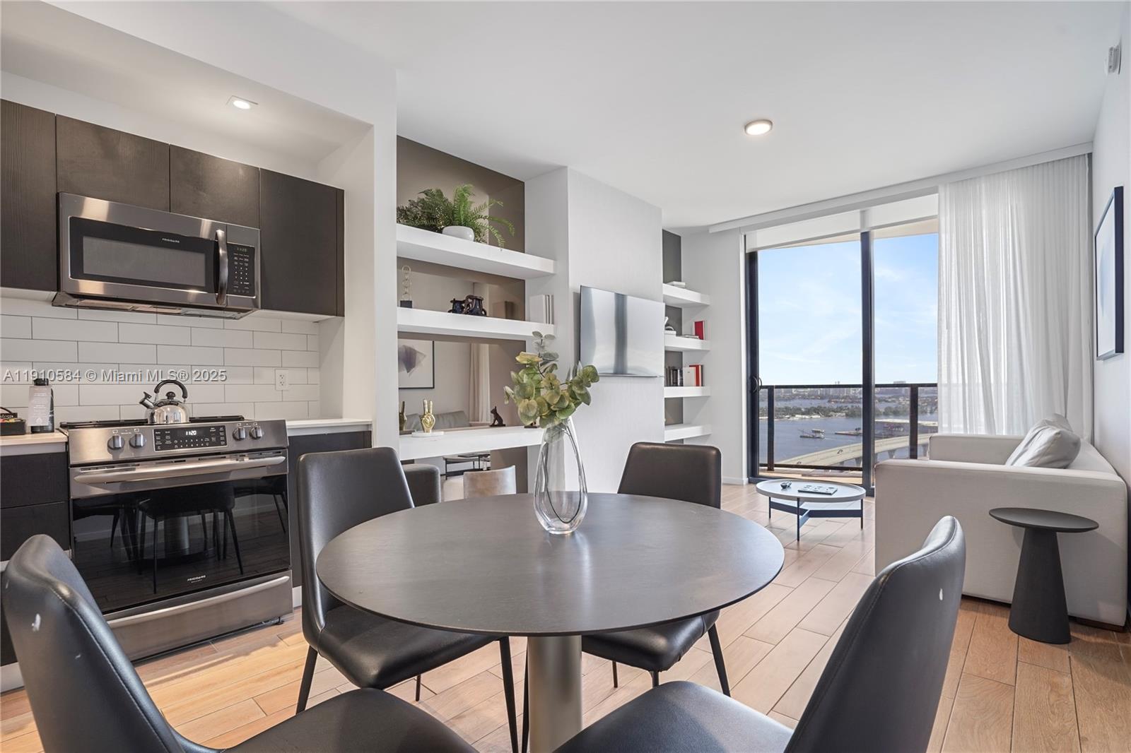 398 NE 5th St # 1811