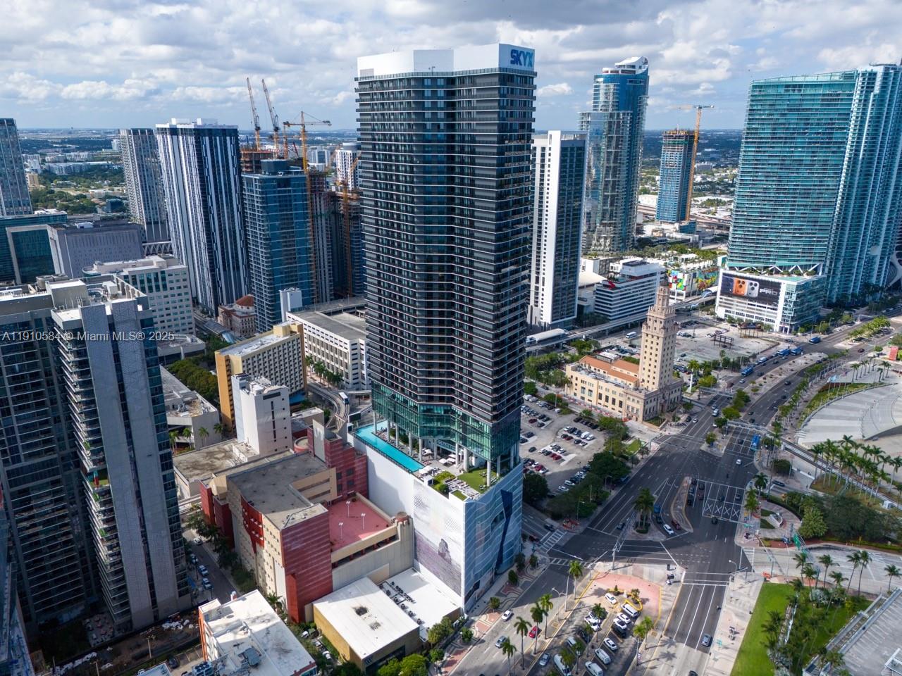 398 NE 5th St # 1811