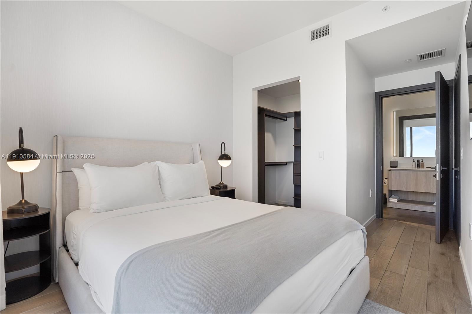 398 NE 5th St # 1811