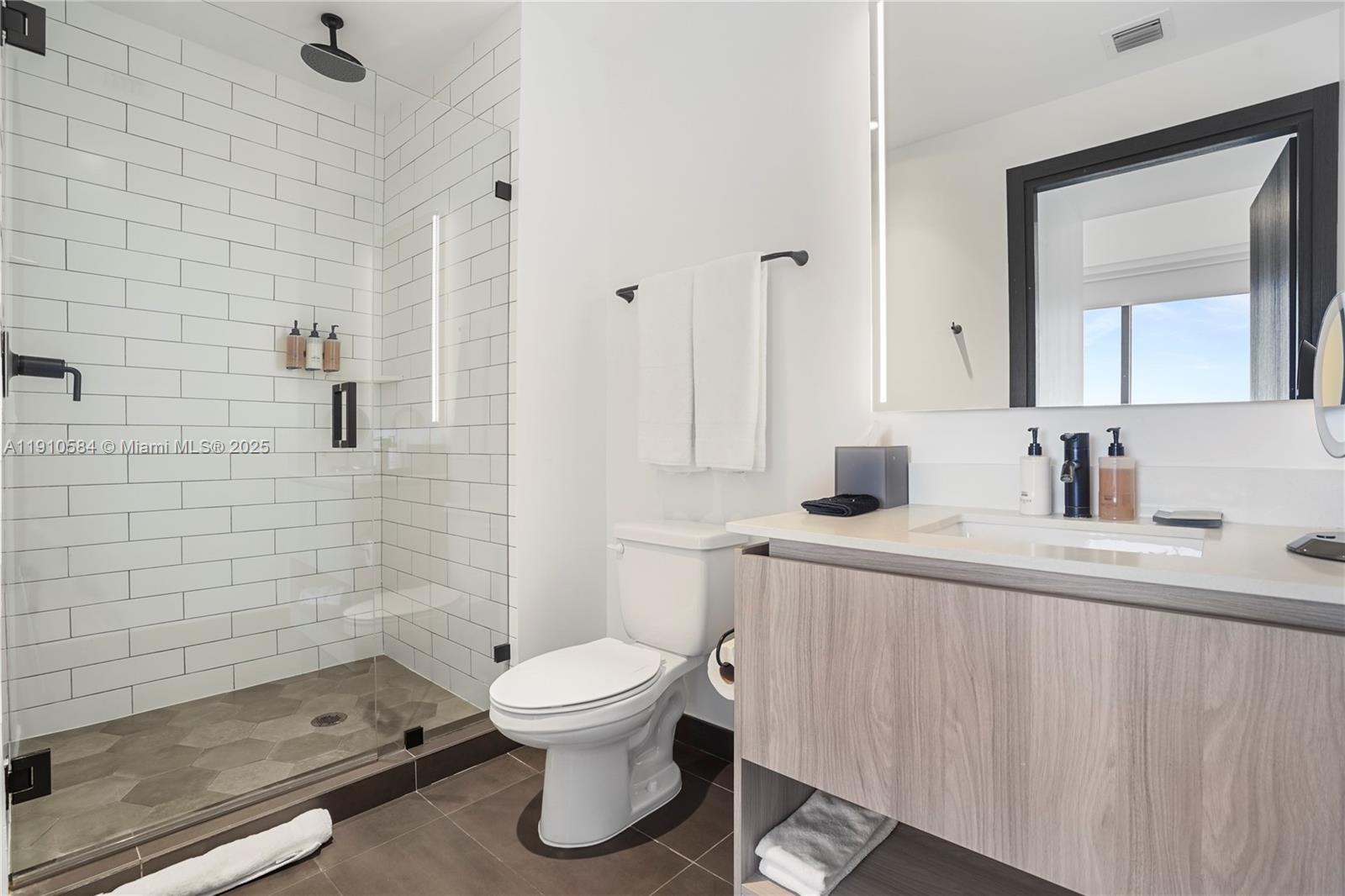 398 NE 5th St # 1811