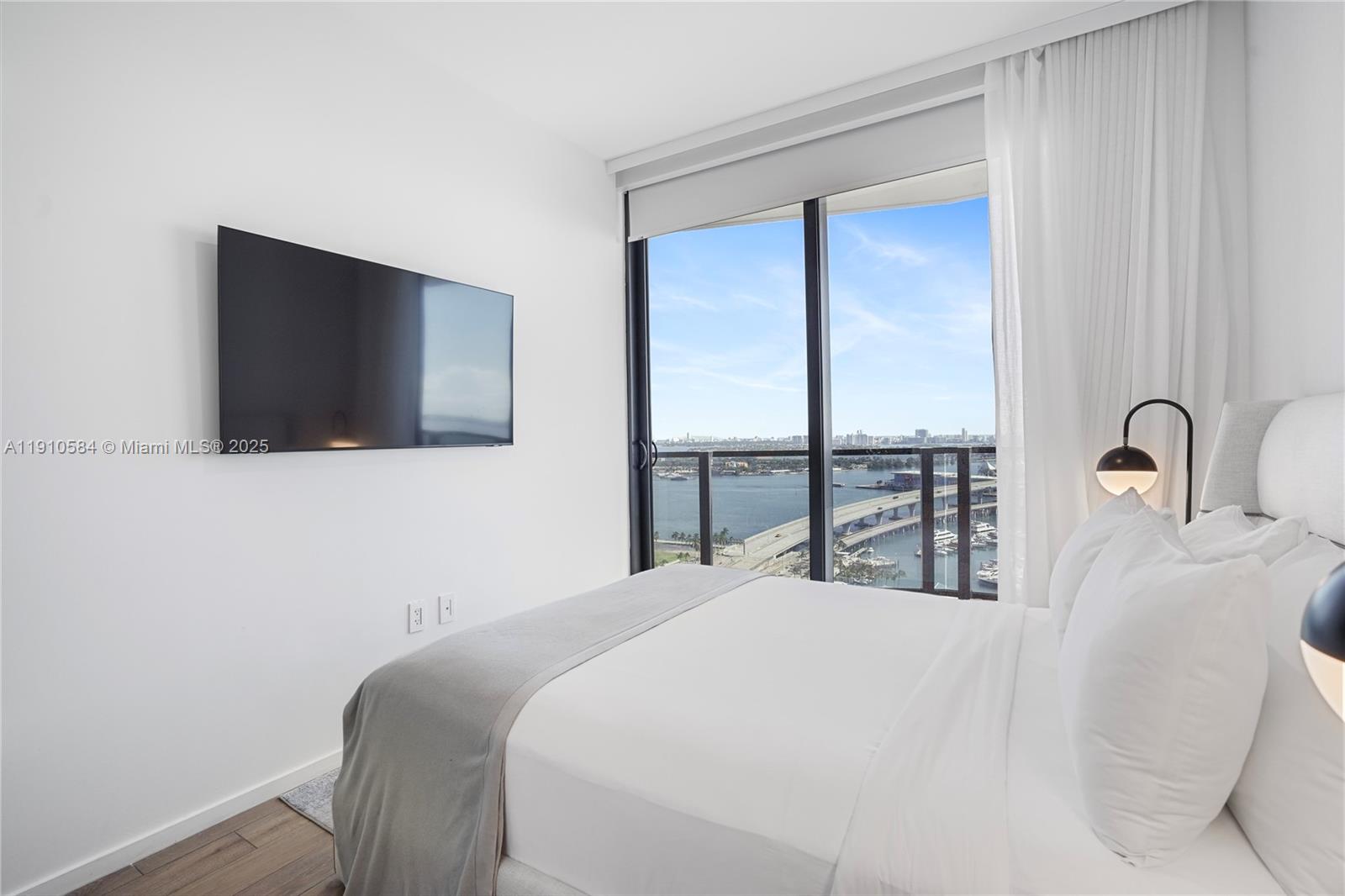 398 NE 5th St # 1811