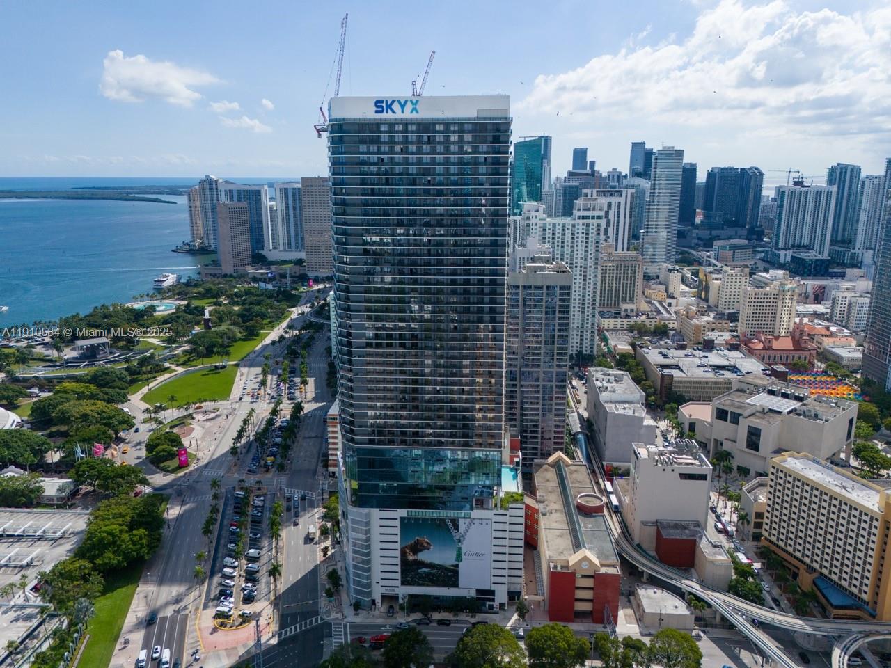 398 NE 5th St # 1811