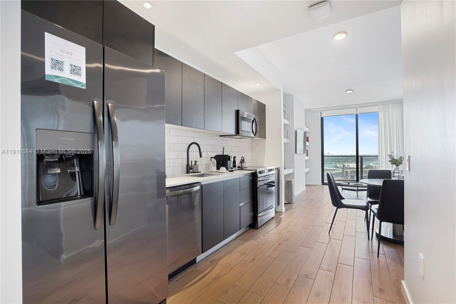 398 NE 5th St # 1811