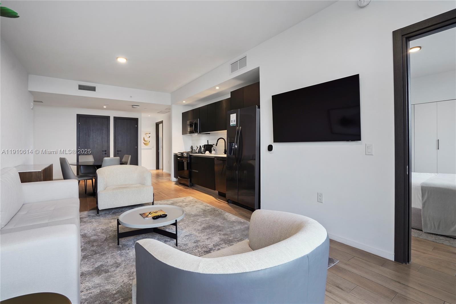 398 NE 5th St # 3618