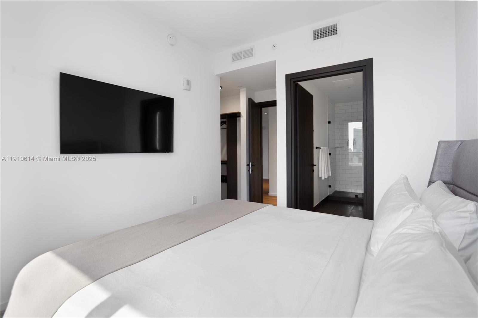 398 NE 5th St # 3618