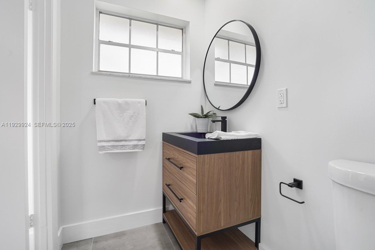 737 Nantucket Cir # B