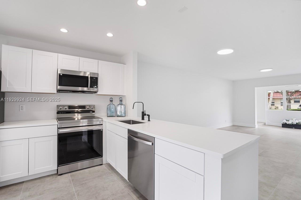 737 Nantucket Cir # B