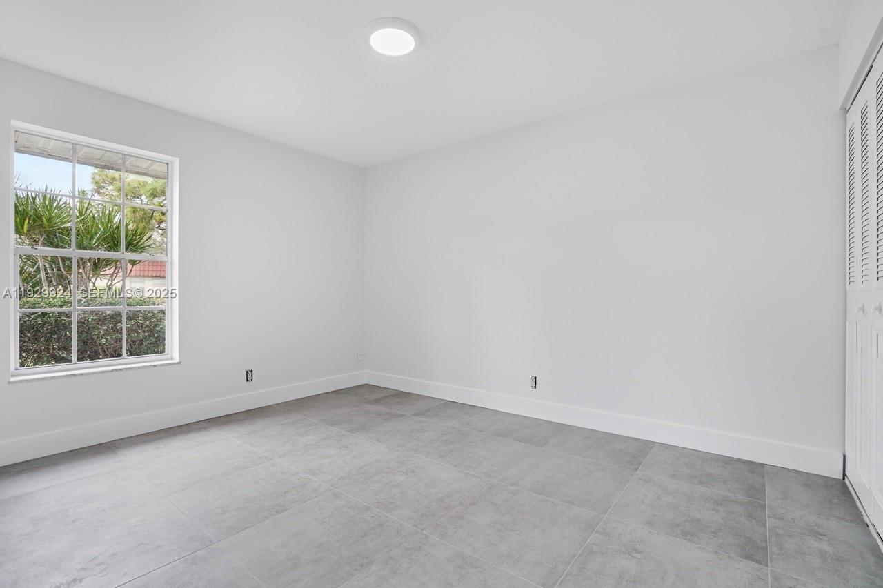 737 Nantucket Cir # B