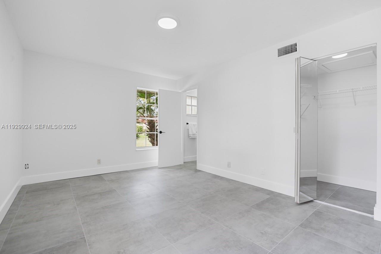 737 Nantucket Cir # B