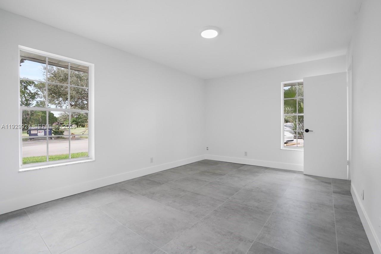 737 Nantucket Cir # B