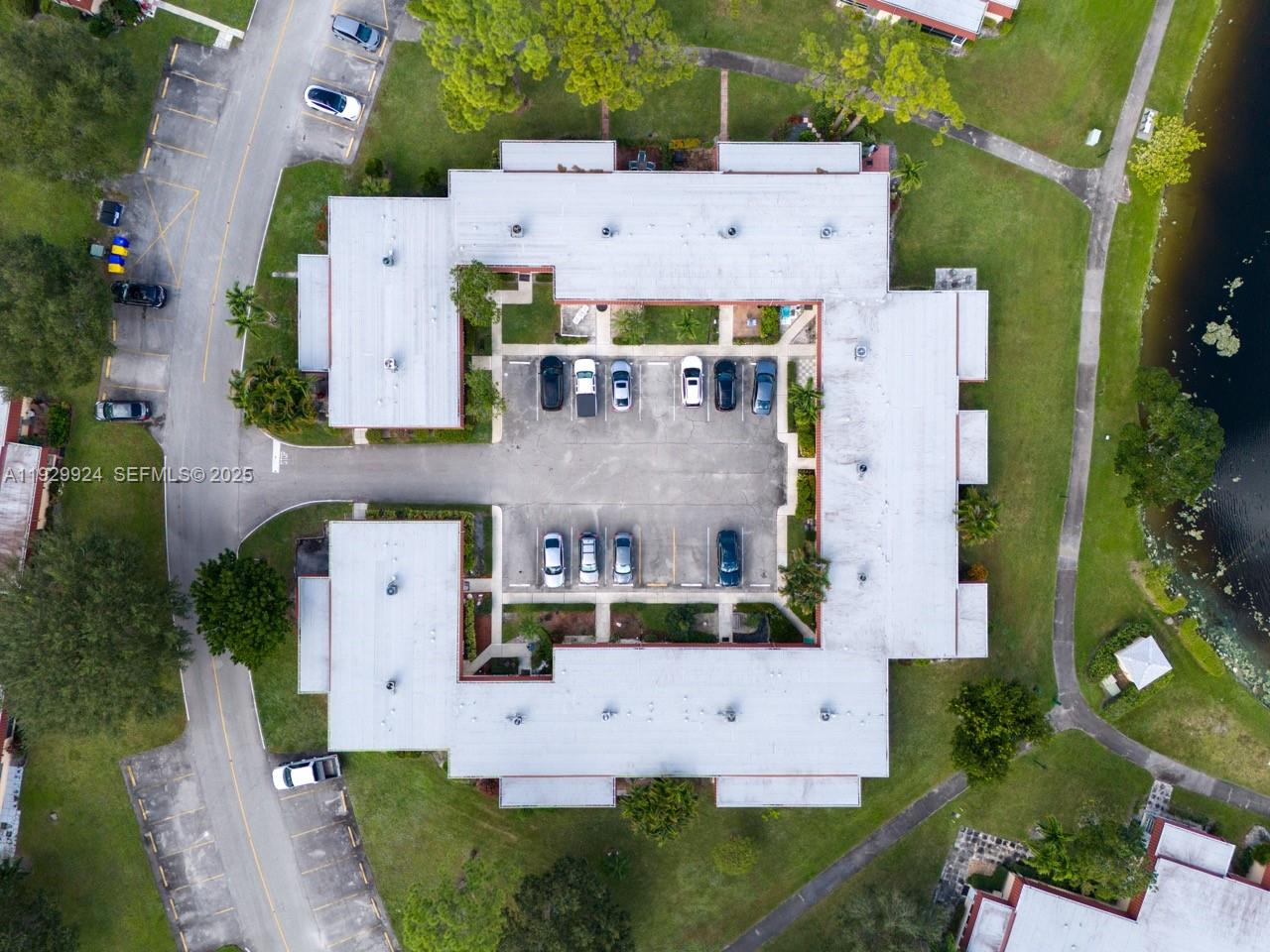 737 Nantucket Cir # B