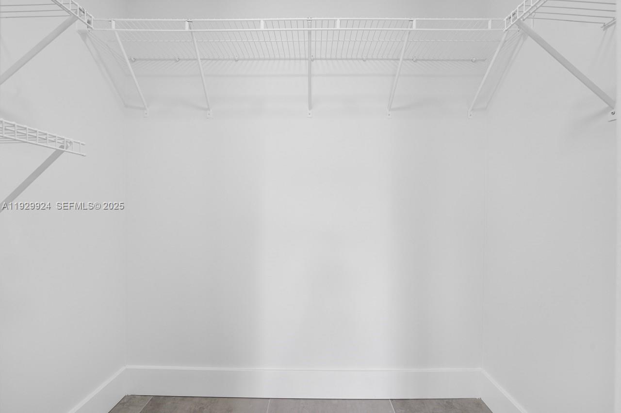 737 Nantucket Cir # B