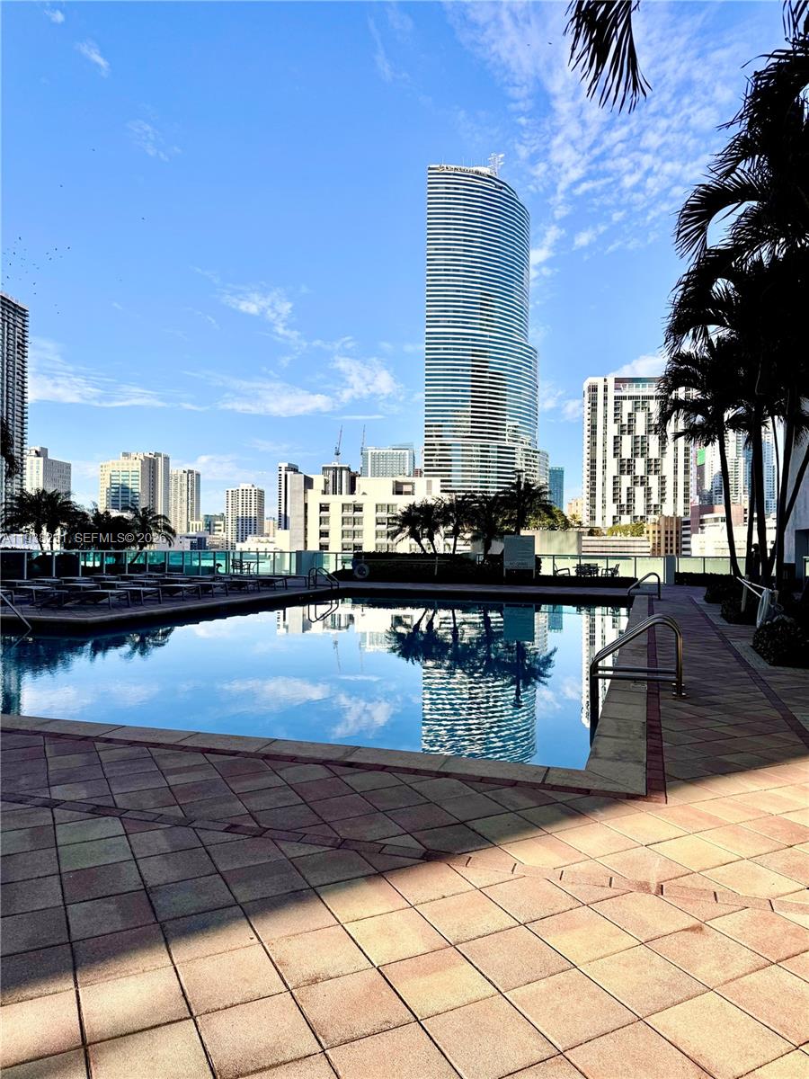 31 SE 5th St # 2710