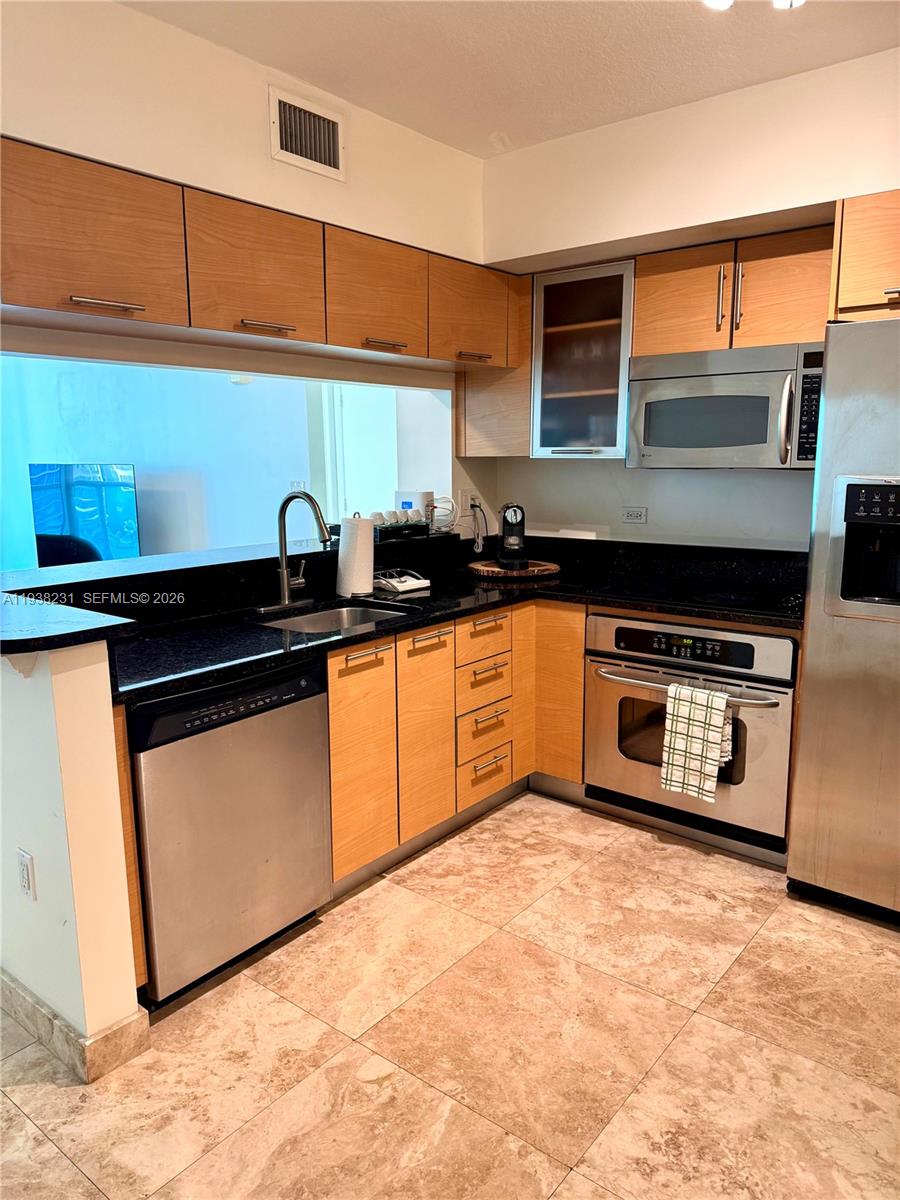 31 SE 5th St # 2710