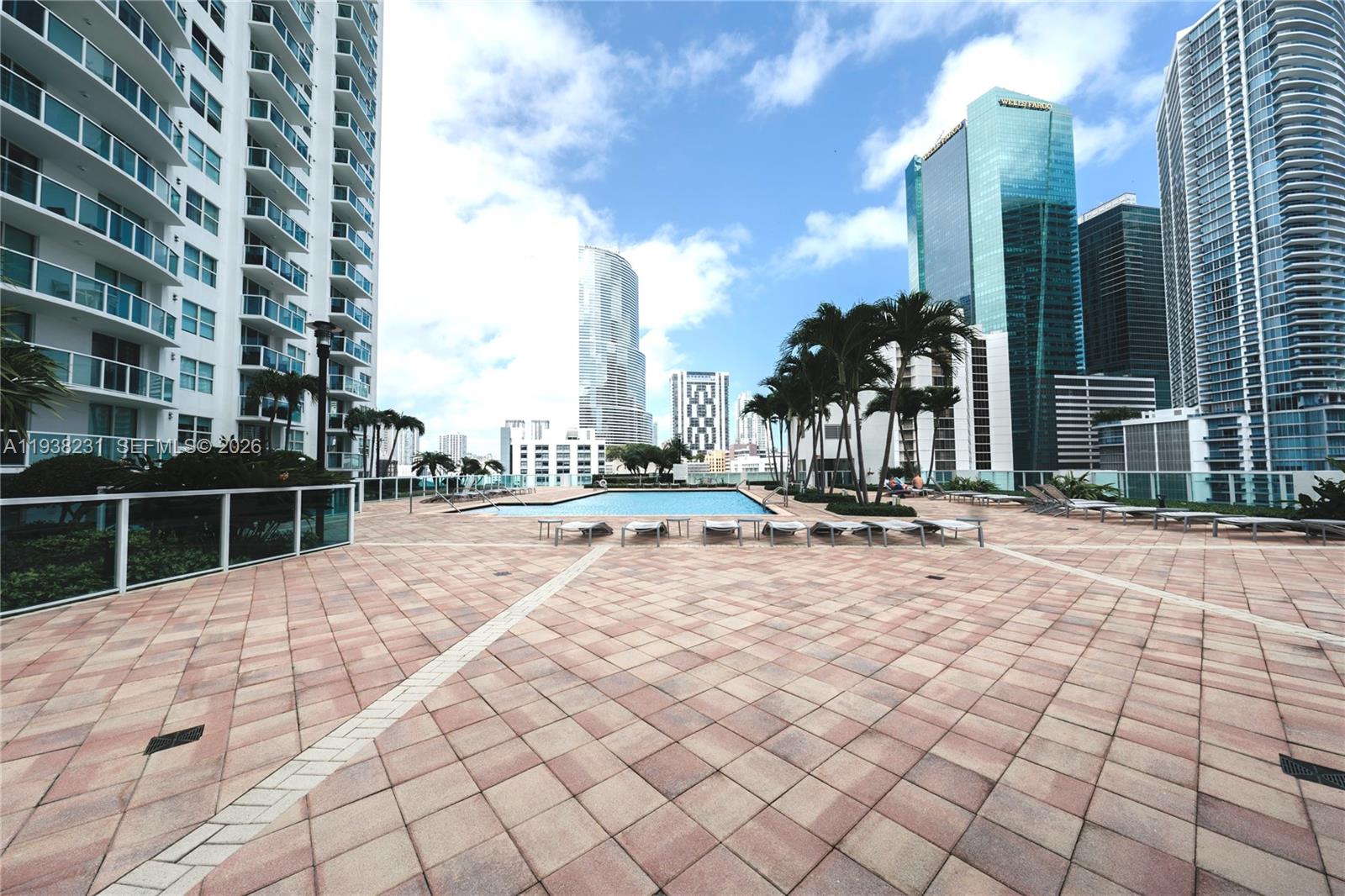 31 SE 5th St # 2710