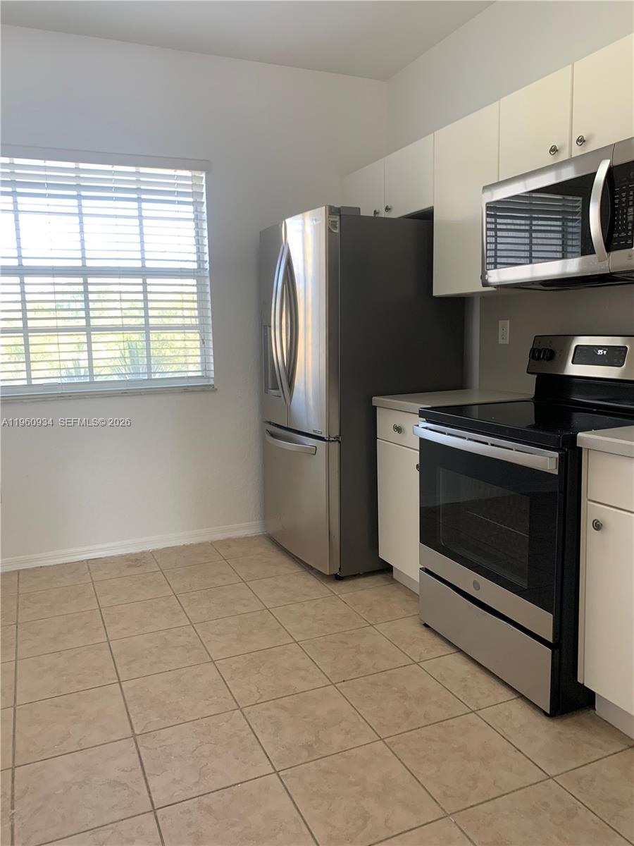 5610 NW 114th Pl # 205