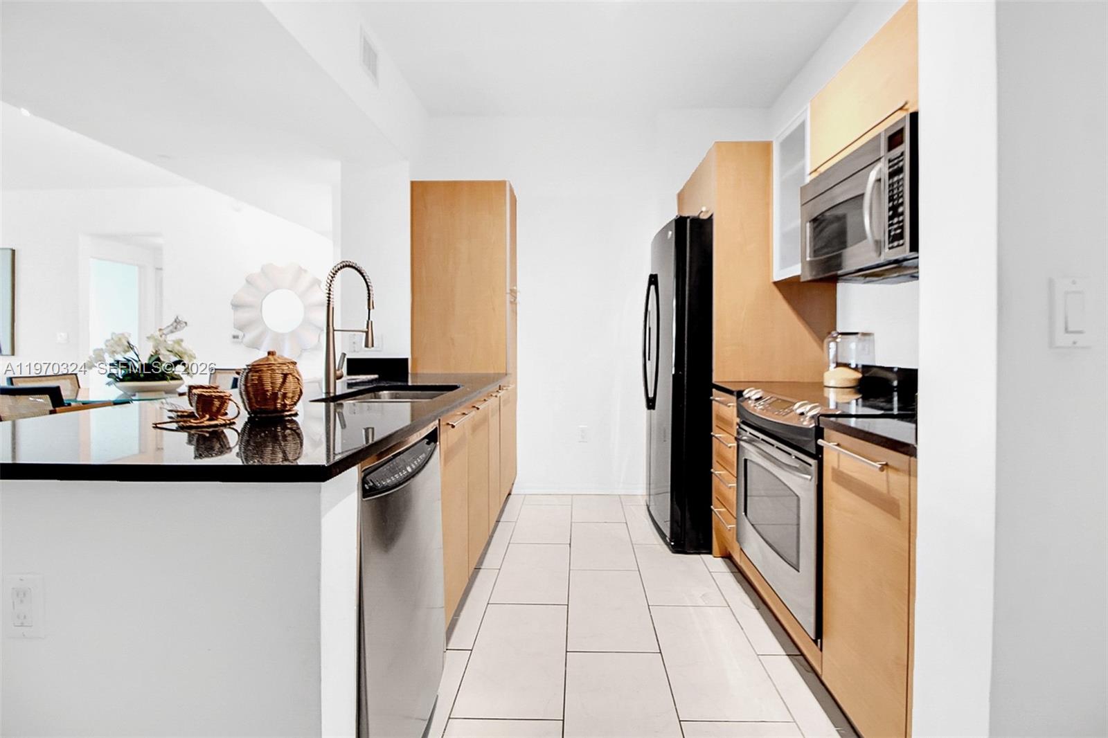 951 Brickell Ave # 505