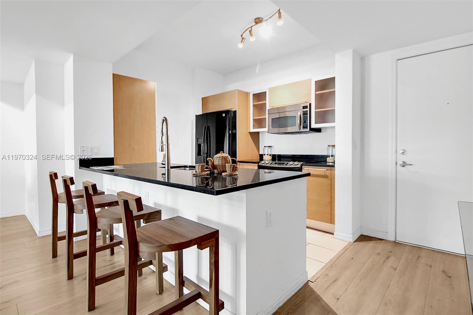 951 Brickell Ave # 505