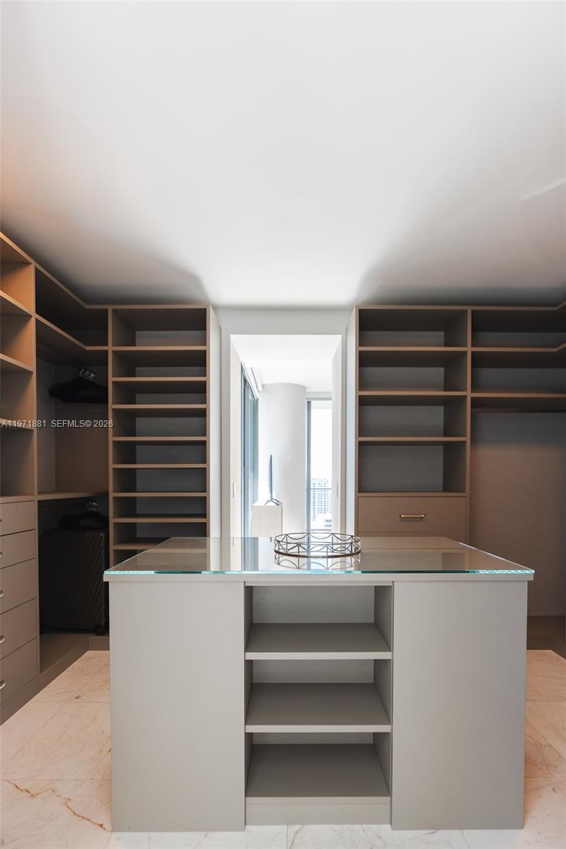 480 NE 31st St # 3407