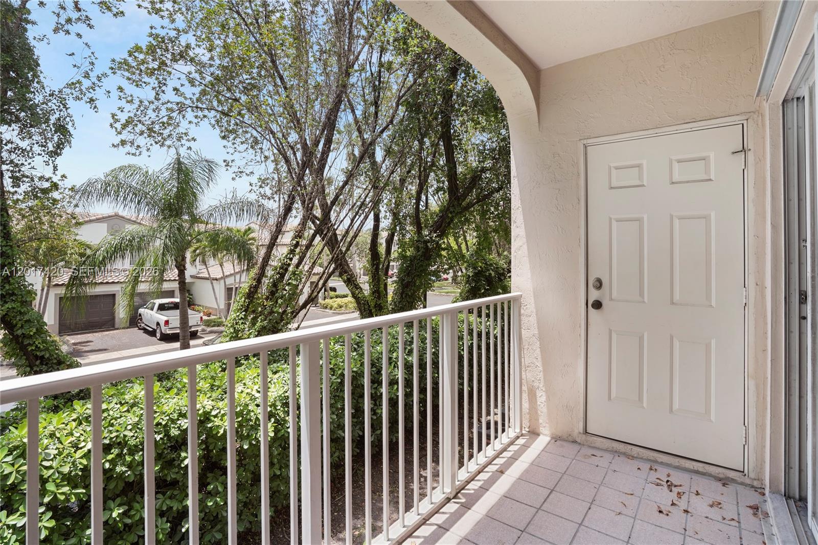 5610 NW 114th Pl # 205