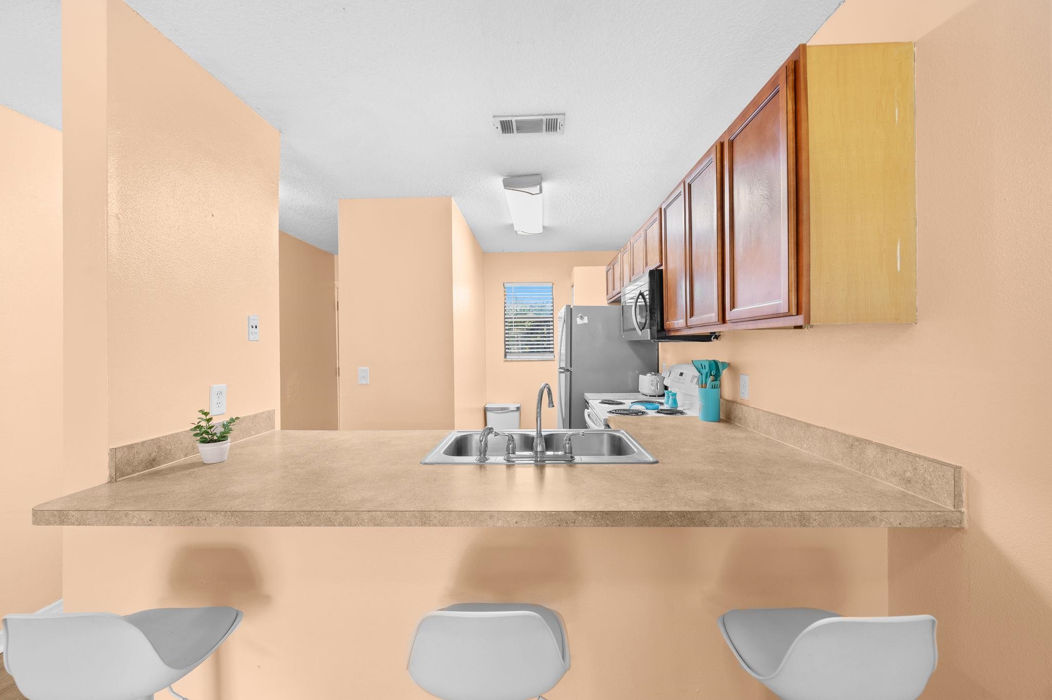 700 W Pope Rd Unit: M103