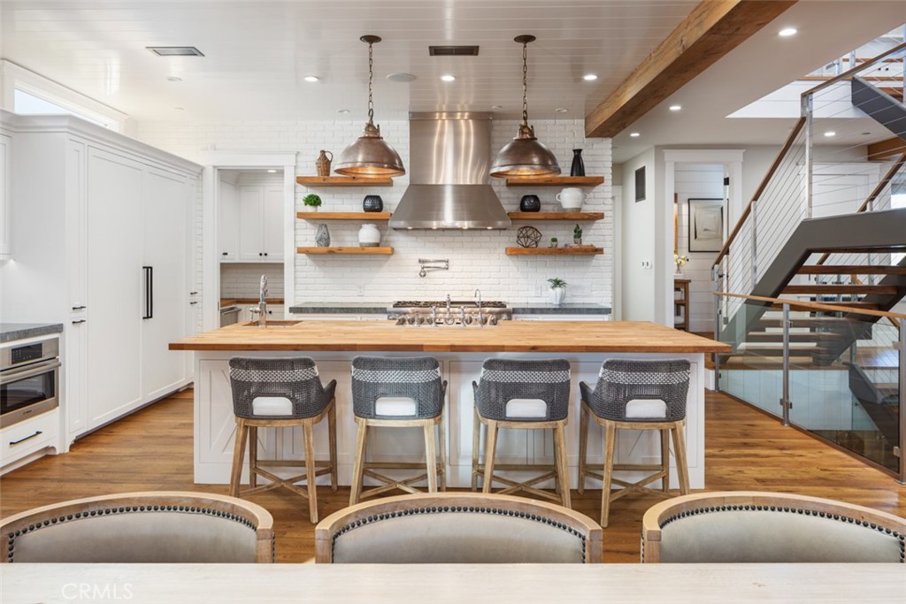 2015 Leeward Lane