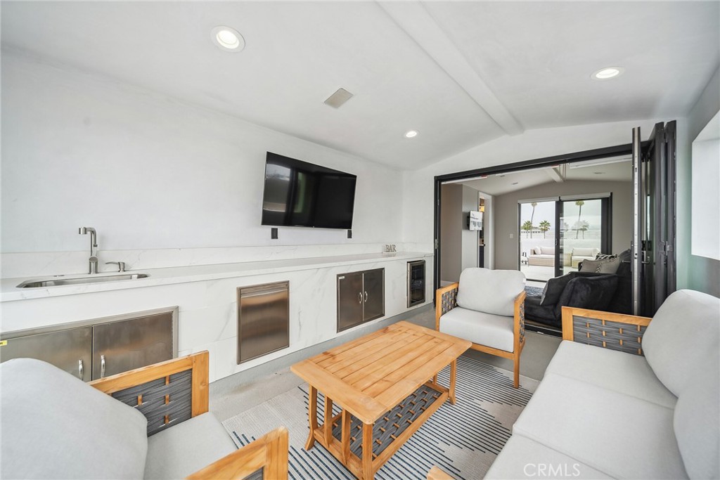 506 Clubhouse Avenue