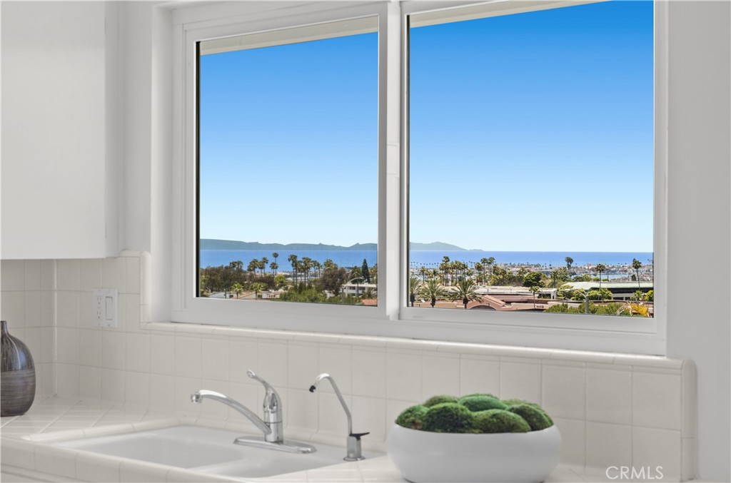 1007 White Sails Way