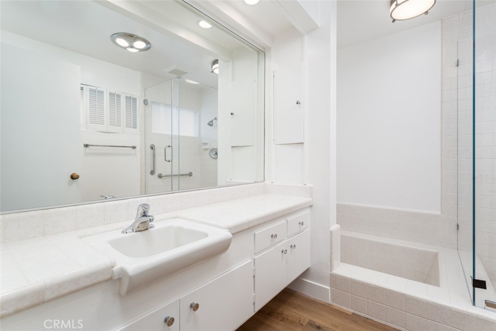 1007 White Sails Way