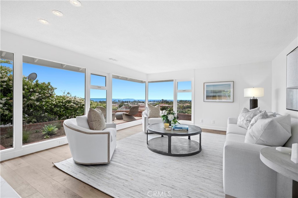 1007 White Sails Way