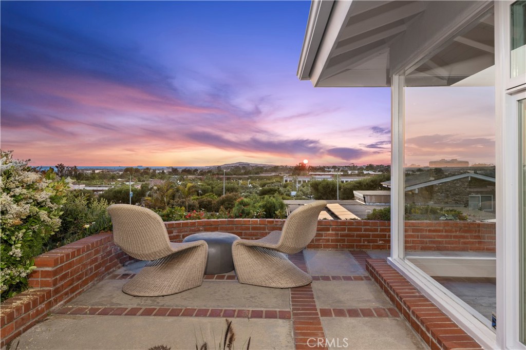 1007 White Sails Way