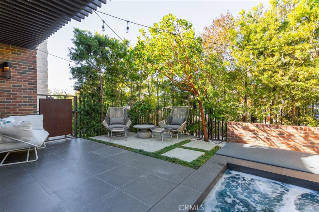 424 Larkspur Avenue