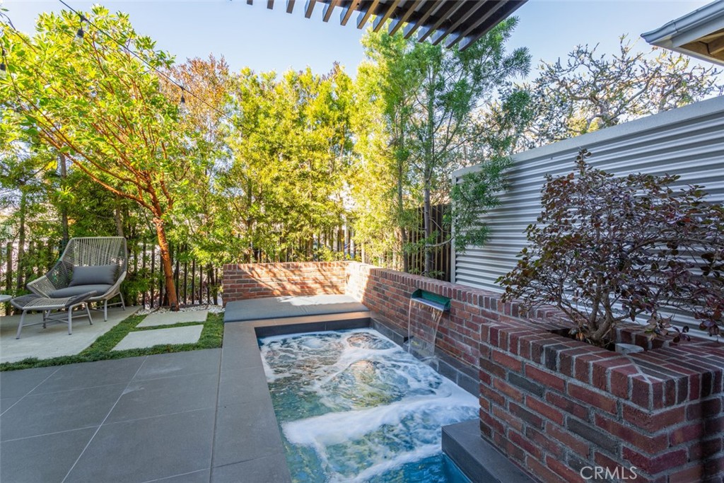 424 Larkspur Avenue