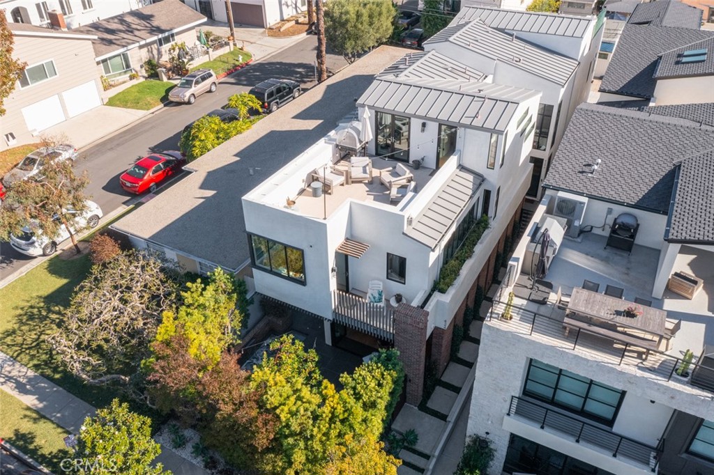 424 Larkspur Avenue