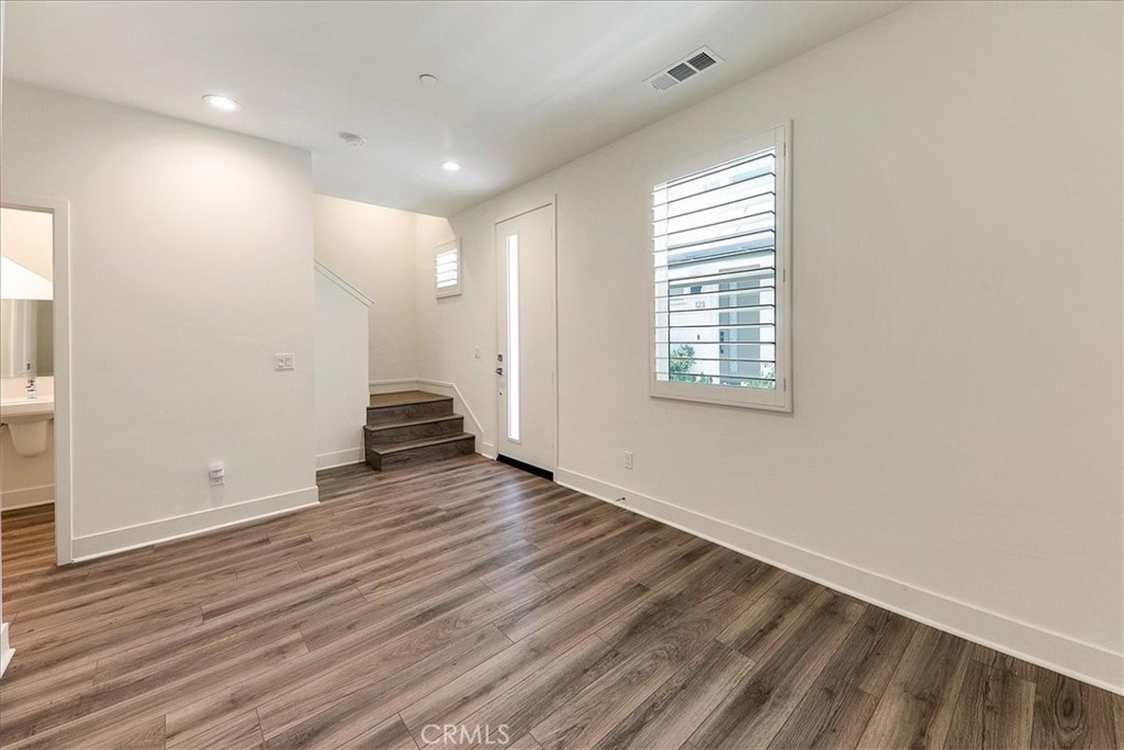 987 E Mason Lane 129