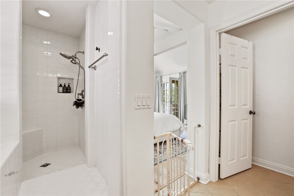 2540 Bungalow Place 80