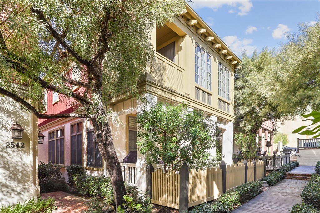 2540 Bungalow Place 80