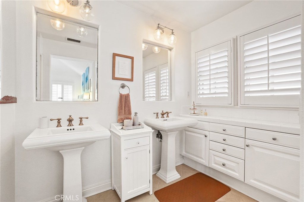 2540 Bungalow Place 80