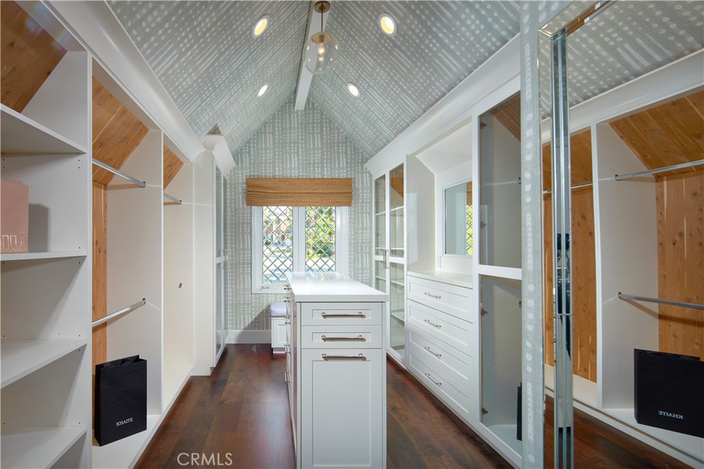 2 Royal Saint George Road