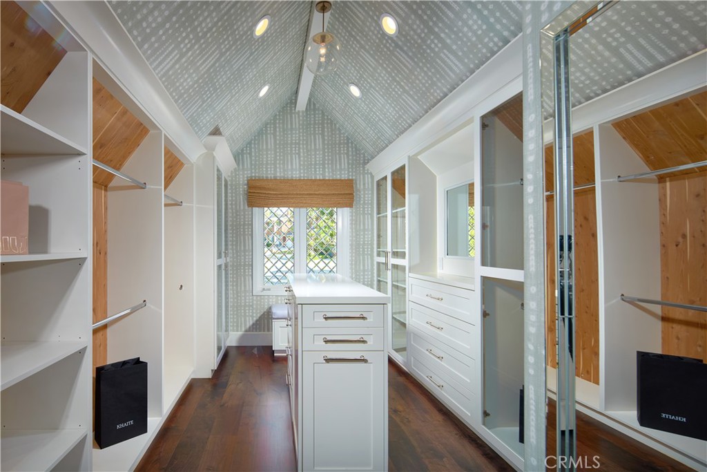 2 Royal Saint George Road