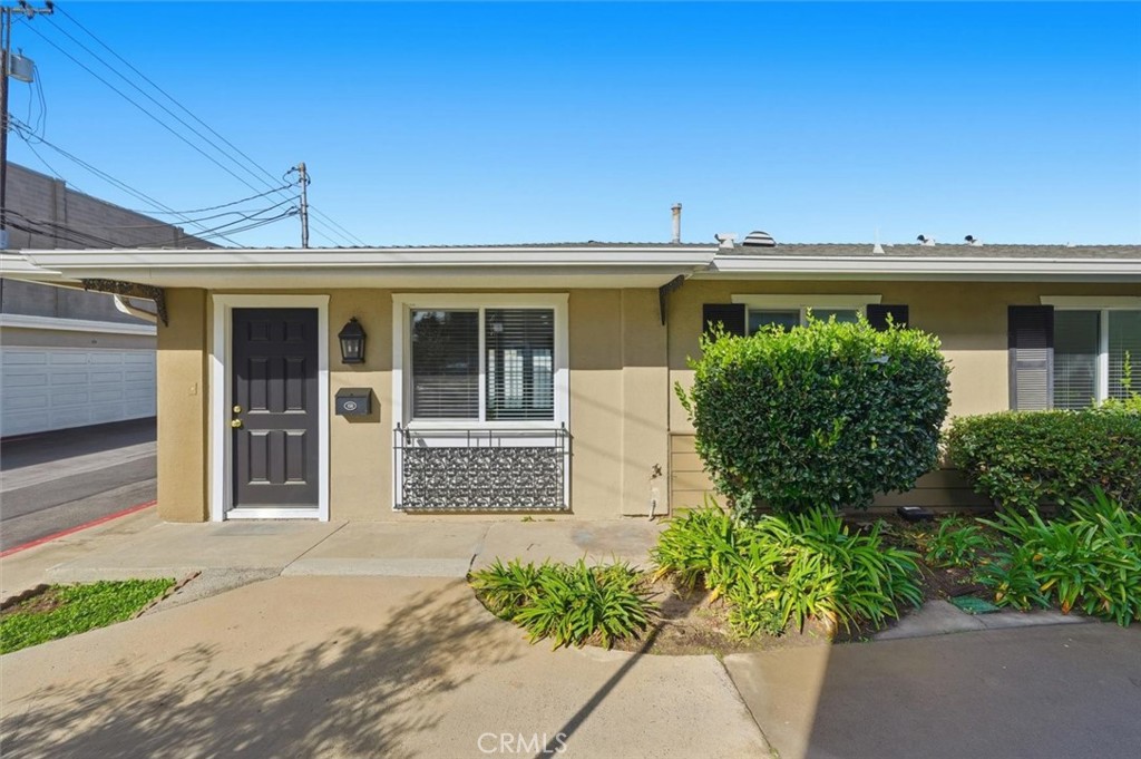 1741 Tustin 15D