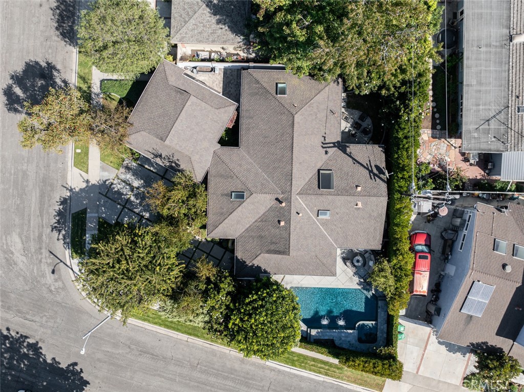 2043 N Capella Court