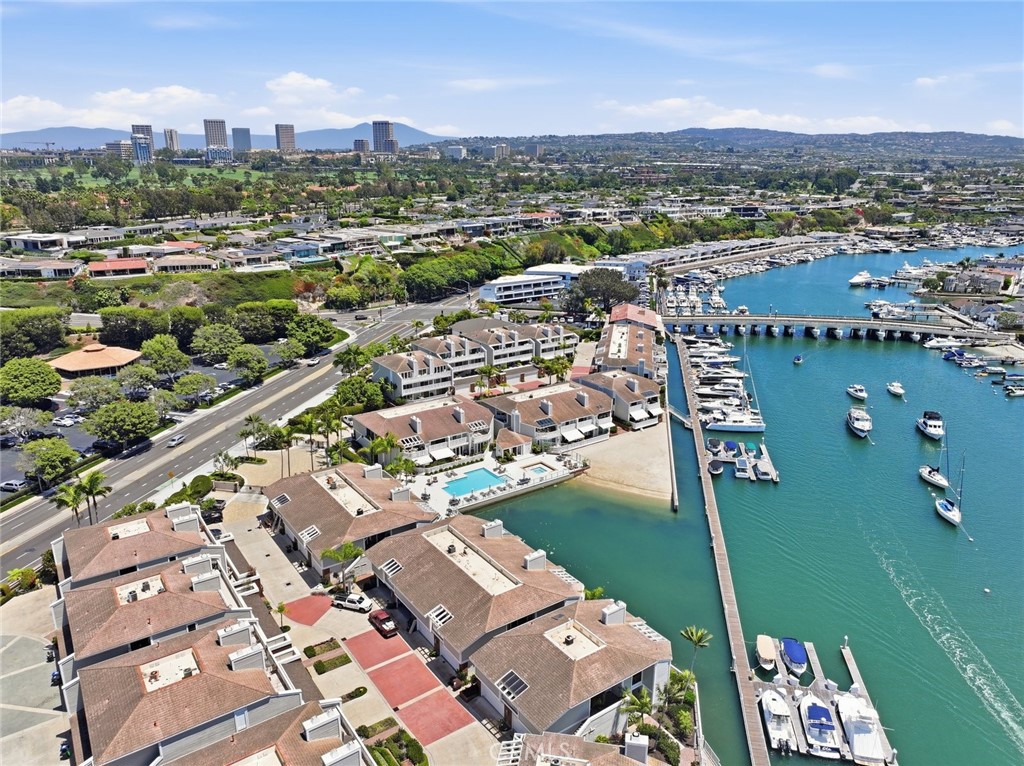 981 Bayside Cove 405