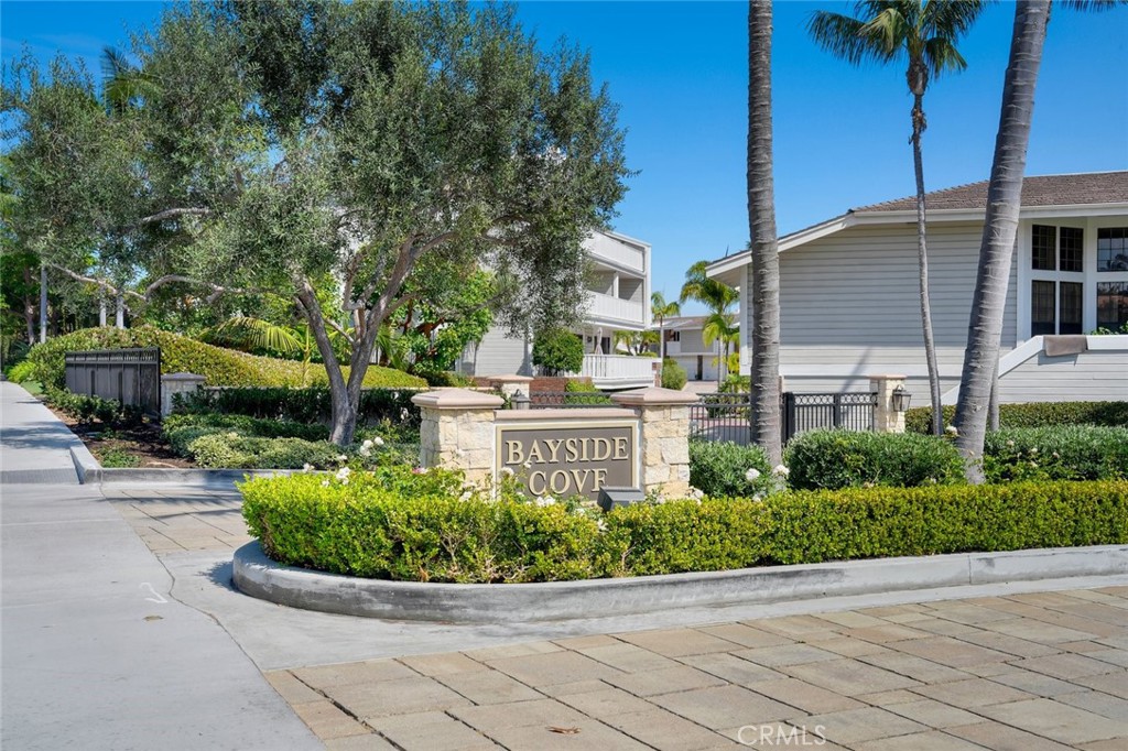 981 Bayside Cove 405