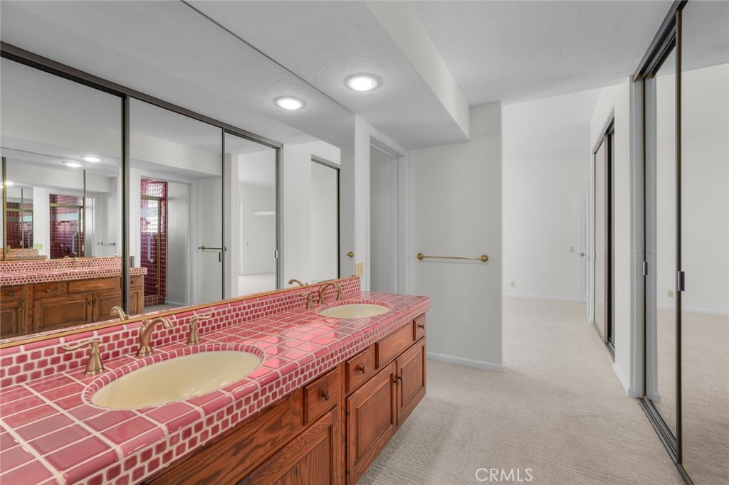 981 Bayside Cove 405
